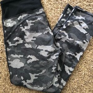 Fabletics capris